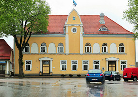 On the way,Town Hall, Paide, Estonia
