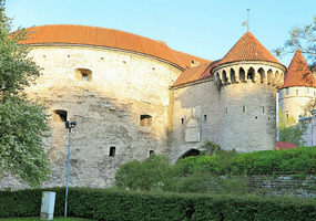 Fat Margaret Tower, right by our lodgings