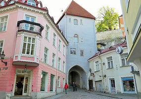 Long Leg Gate Tower, Tallinn