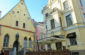 Restaurants in Square
