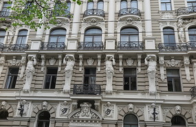 Detailed Art Nouveau
