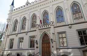 The attractive Small Guild building