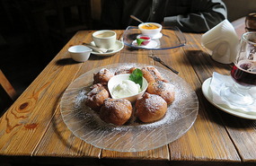 Apple in pastry?