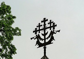 Fancy cross