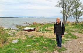 Bob by the sea