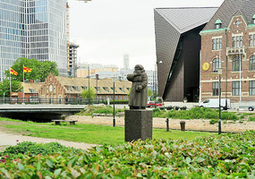 Fisher woman sculpture