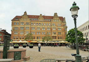 Building in Lilla Torg