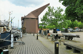 Loading crane - built in 1751