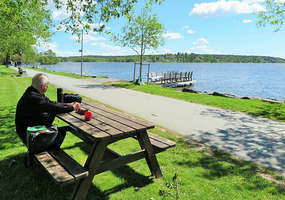Coffee by the lake in Sigtuna