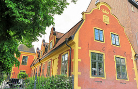 1660 building