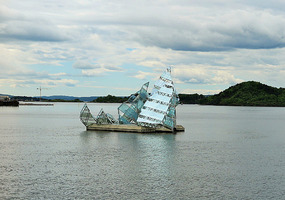 Glass and steel sculpture near the Opera House
