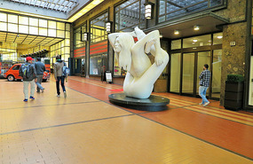 Sculpture in Folketeatret