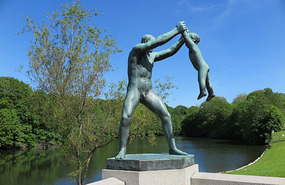 Sculpture on Vigeland Park bridge