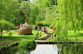 Playing in Botanic Gardens