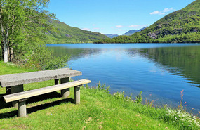 Another palatial lunch spot