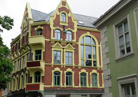 Gaudy building