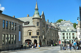 Jugende Museum Building