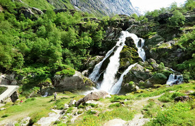 Closer to one of the falls