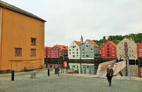 Walking to the warehouses - Bryggen