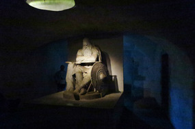 Dungeon with Holger Danske statue