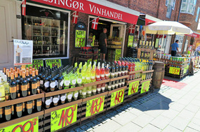 Liquor stalls selling to Swedes