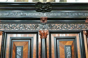 Old Dutch cupboard with Leiden's coat of arms