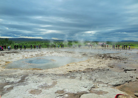 Geysir area before blowing