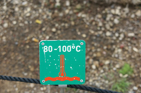 Temps by the geysir