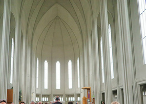 Very plain interior of Hallgrimskirkja
