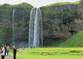 Seljalandfoss waterfall