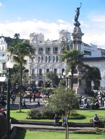 .01  Plaza de la Independencia
