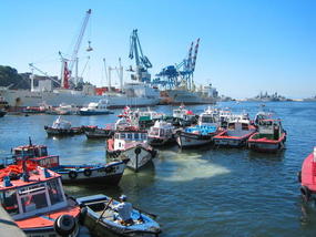 01  The port city of Valparaiso