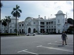 TP mentally compares Ipoh station to Taj