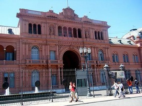 Casa Rosada (imagine Eva Peron on the balcony)