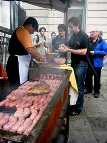 Tony joins the queue for a choripan!
