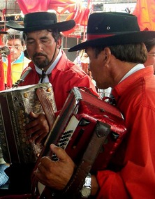 Folkloric musicians at the shrine