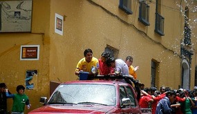 Carnaval water fights, potosi