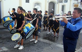 A more-organised-than-most Sucre carnaval band