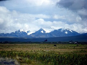 Snow-topped mountains en-route to Copacabana