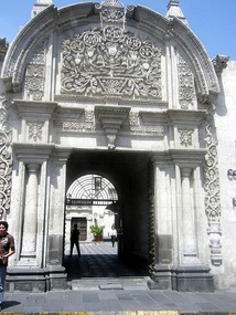 La Casa Ricketts, now a bank