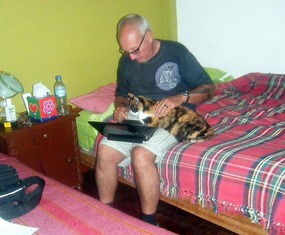 Pecana helps T write the blog.....