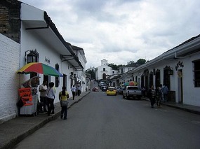 Street scene (with Iglesia La Ermita at the end)