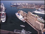 THE KONINGSDAM DOCKED HERE, IN CIVITAVECCHIA.