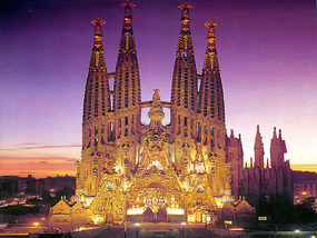 Night view of the Sagrada Familia
