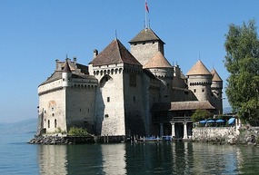 Chateau de Chillon: Consists of 25 buildings 