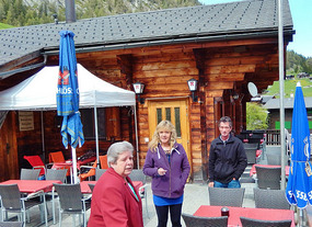 Heidi and the owners of the restaurant