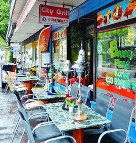 Interlaken cafe:  Eat and PUFF away