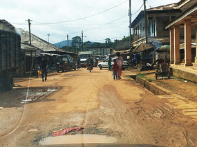 A street in Eséka
