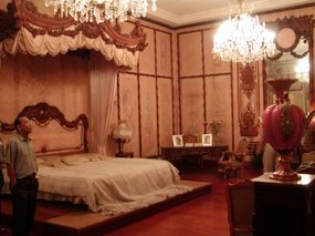 04 Mr. Siopan in Imelda's bedroom