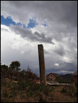 stèle , tombe ..village étape , namoly